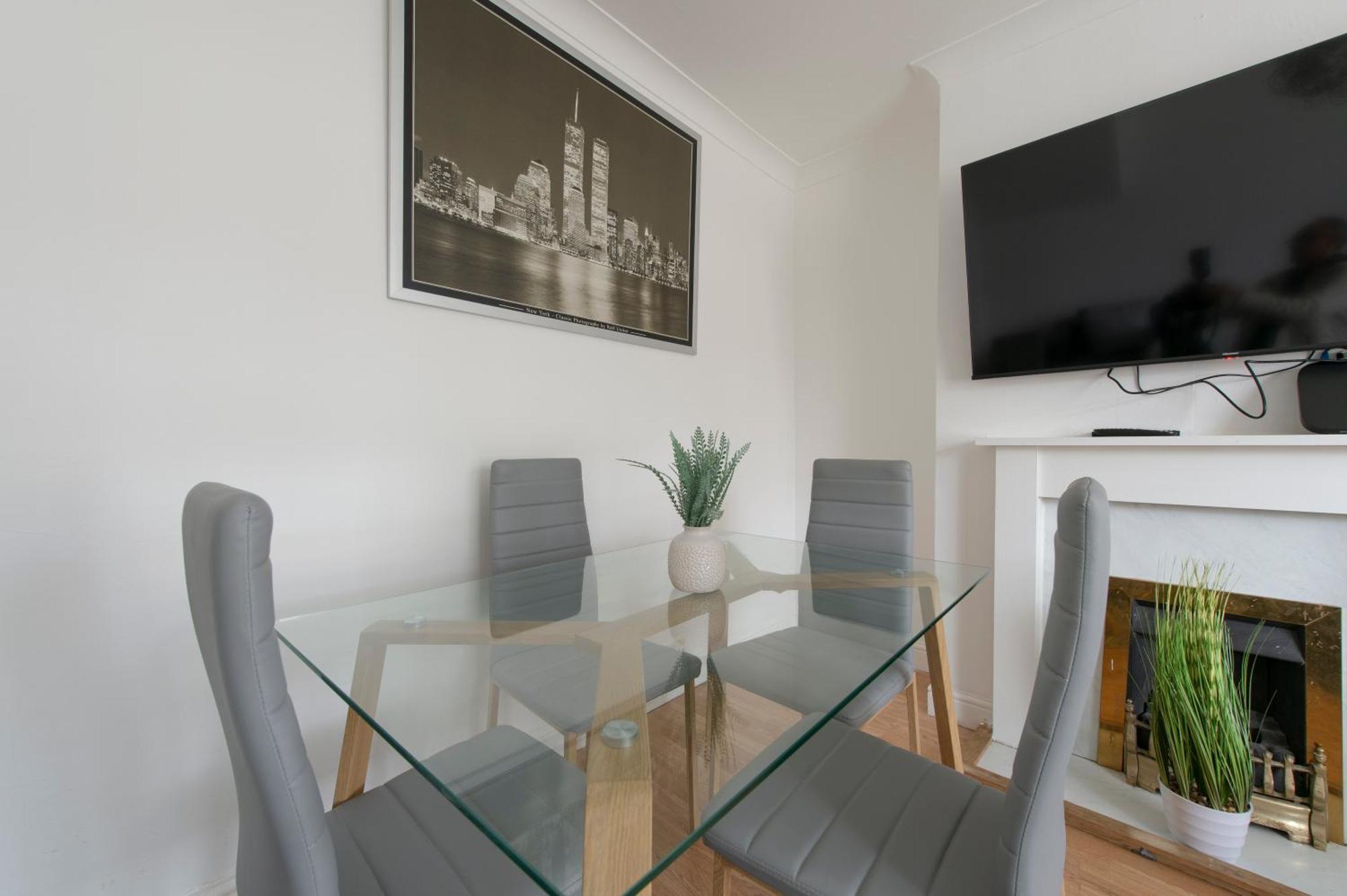 3 Bed House In Rochester 4 Beds Sleeps 7 Wainscot Esterno foto
