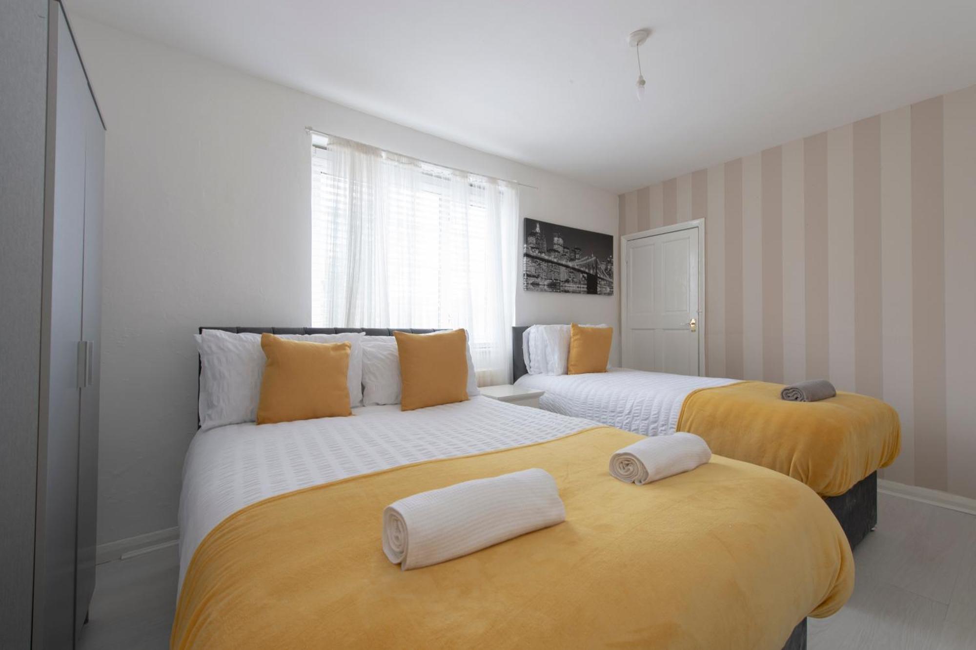 3 Bed House In Rochester 4 Beds Sleeps 7 Wainscot Esterno foto